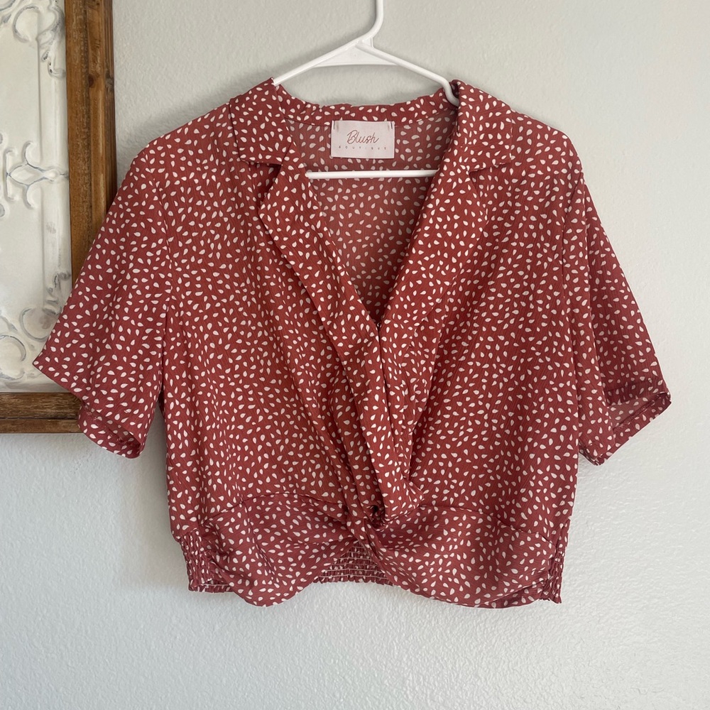 Blush Boutique Women’s Crop Top Size Large Rose Blush Color Collared